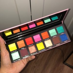 Pinky Rose cosmetics obsessed eyeshadow palette